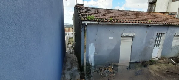 Moradia T3 para Venda em Arrifana