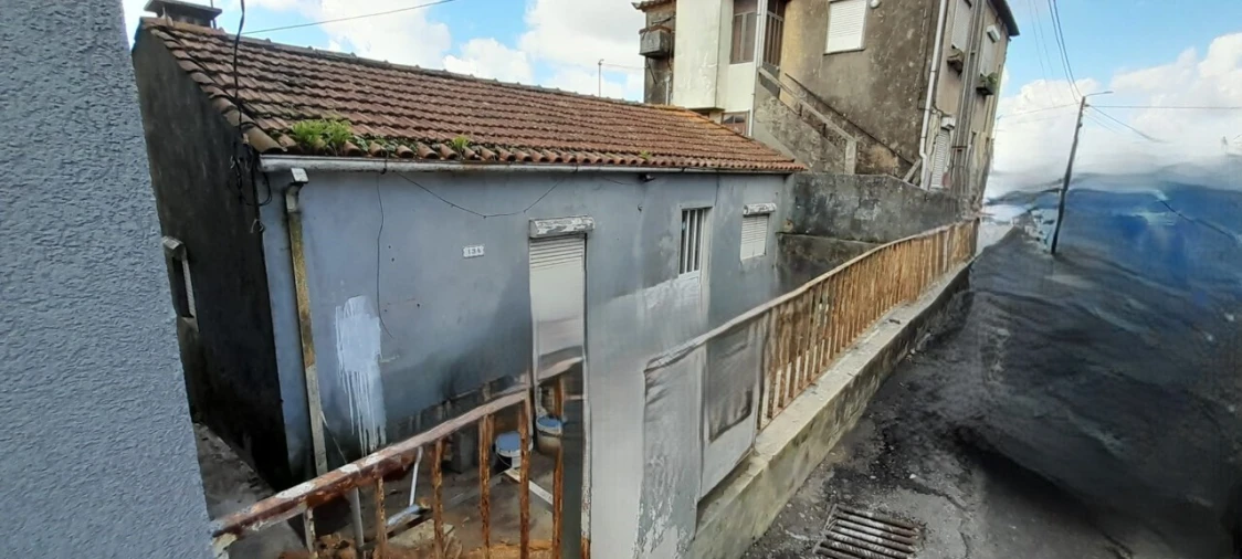 Moradia T3 para Venda em Arrifana Foto 12