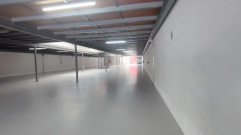 Armazém para Arrendamento em Nogueira do Cravo e Pindelo