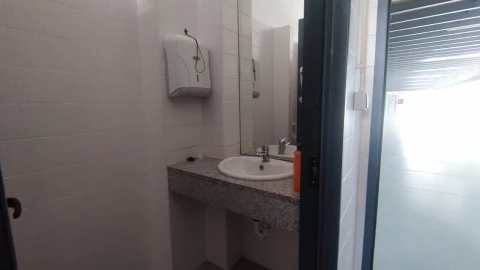 Armazém para Arrendamento em Nogueira do Cravo e Pindelo