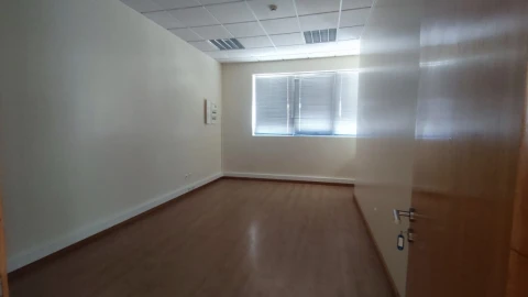 Armazém para Arrendamento em Nogueira do Cravo e Pindelo