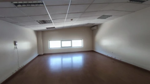 Armazém para Arrendamento em Nogueira do Cravo e Pindelo