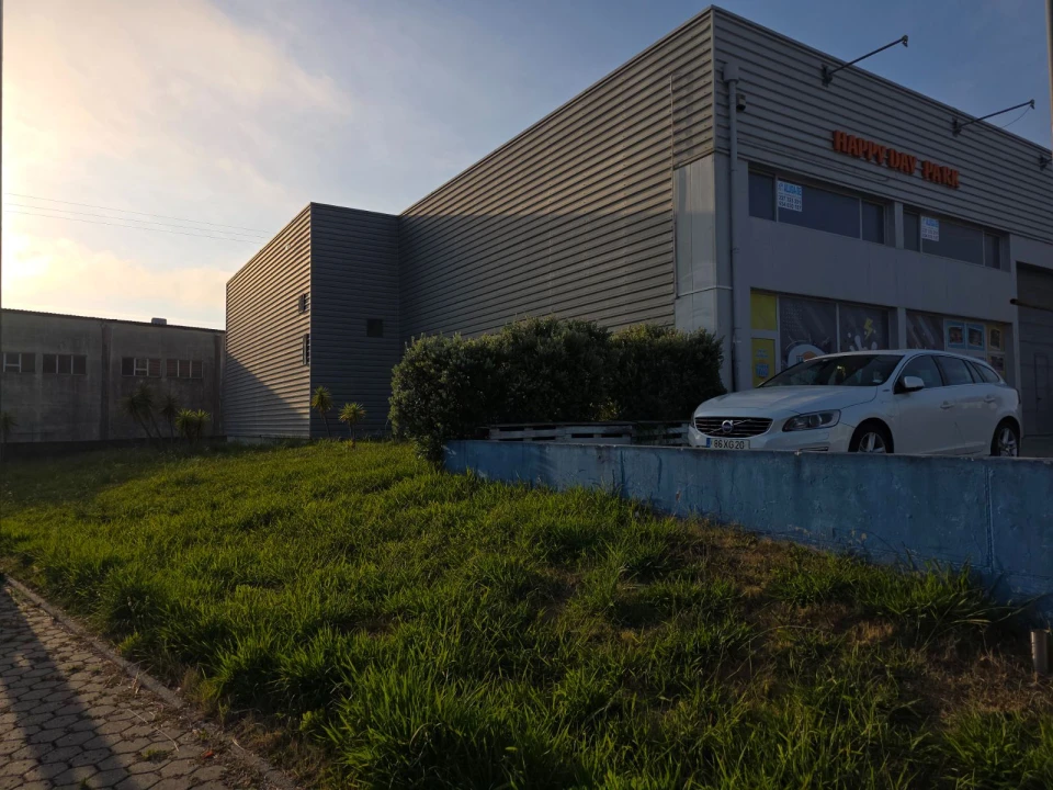 Armazém para Arrendamento em Serzedo e Perosinho Foto 5