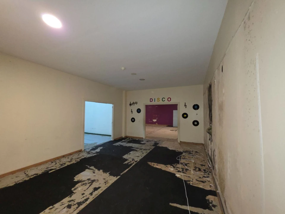Armazém para Arrendamento em Serzedo e Perosinho Foto 11