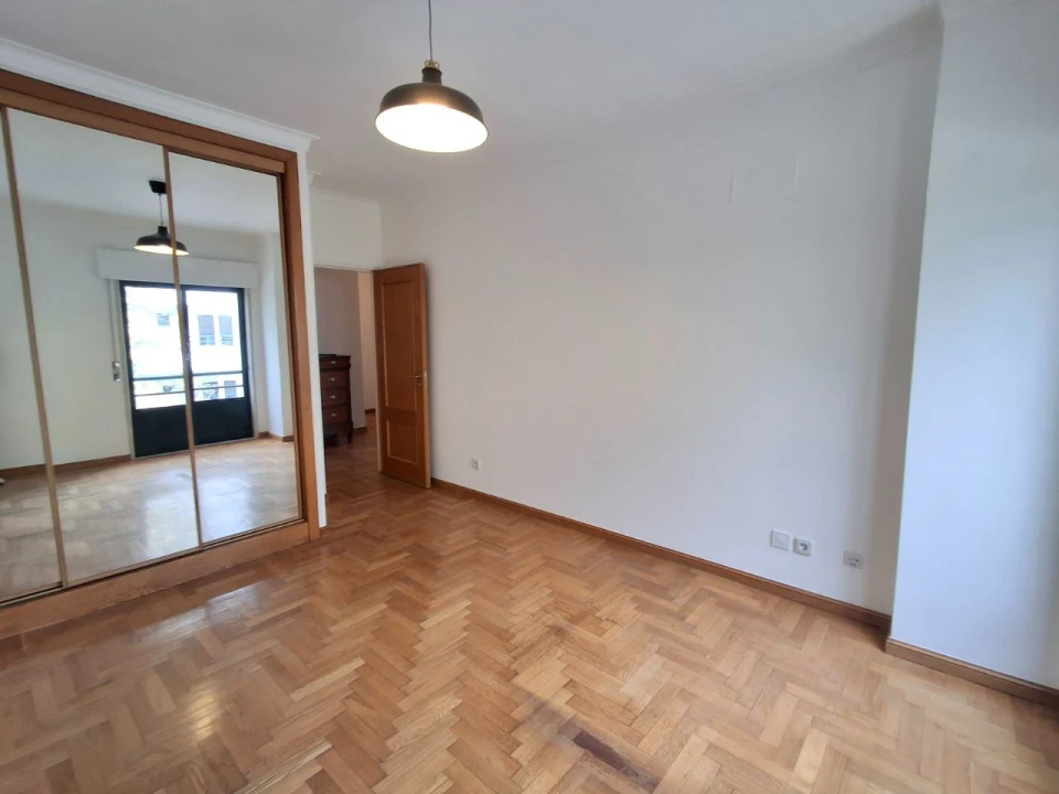 Apartamento T2 para Arrendamento em Carcavelos e Parede Foto 10