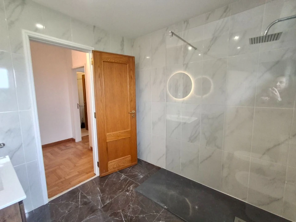 Apartamento T2 para Arrendamento em Carcavelos e Parede Foto 15