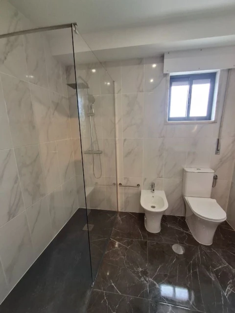 Apartamento T2 para Arrendamento em Carcavelos e Parede