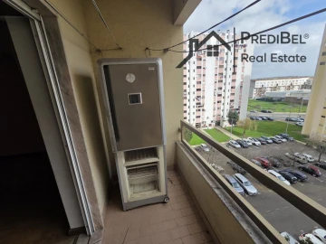 Apartamento T3 para Venda em Carregado e Cadafais