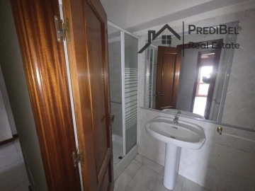 Apartamento T3 para Venda em Carregado e Cadafais