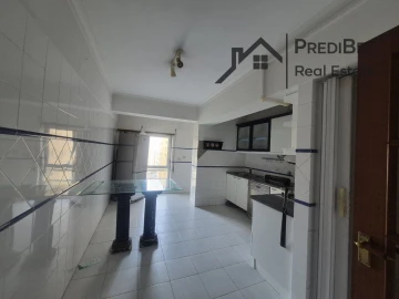 Apartamento T3 para Venda em Carregado e Cadafais