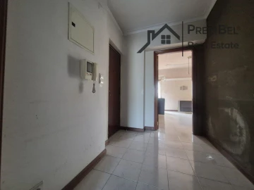 Apartamento T3 para Venda em Carregado e Cadafais