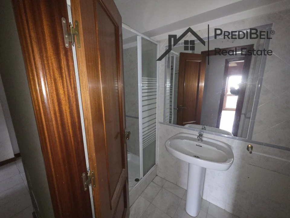 Apartamento T3 para Venda em Carregado e Cadafais Foto 25