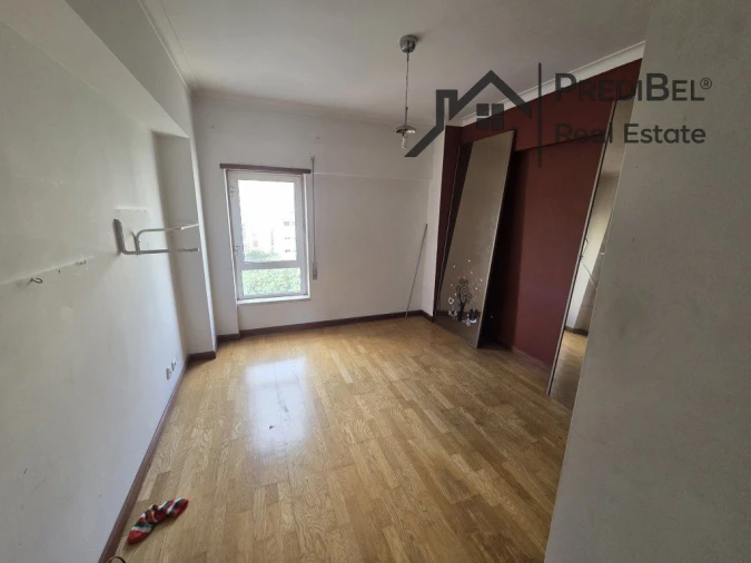 Apartamento T3 para Venda em Carregado e Cadafais Foto 9