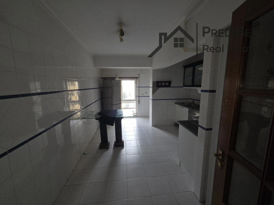 Apartamento T3 para Venda em Carregado e Cadafais Foto 6