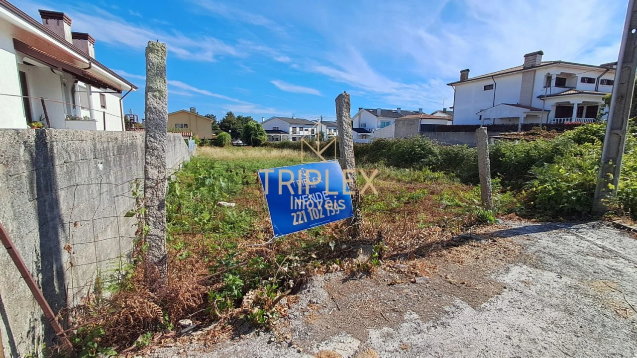 Terreno para Venda em Cidade da Maia Foto 2