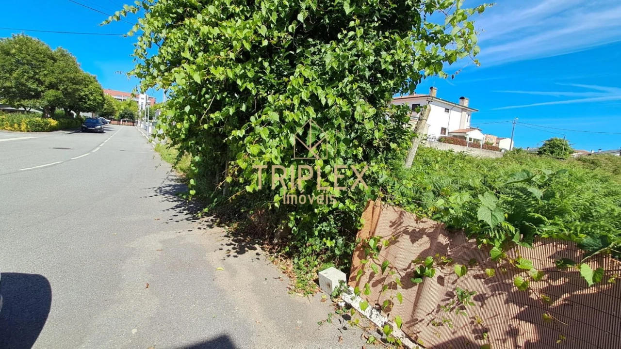 Terreno para Venda em Cidade da Maia Foto 10