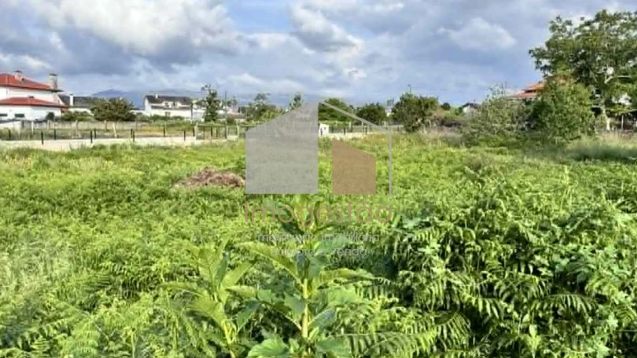 Terreno para Venda em Campos e Vila Meã