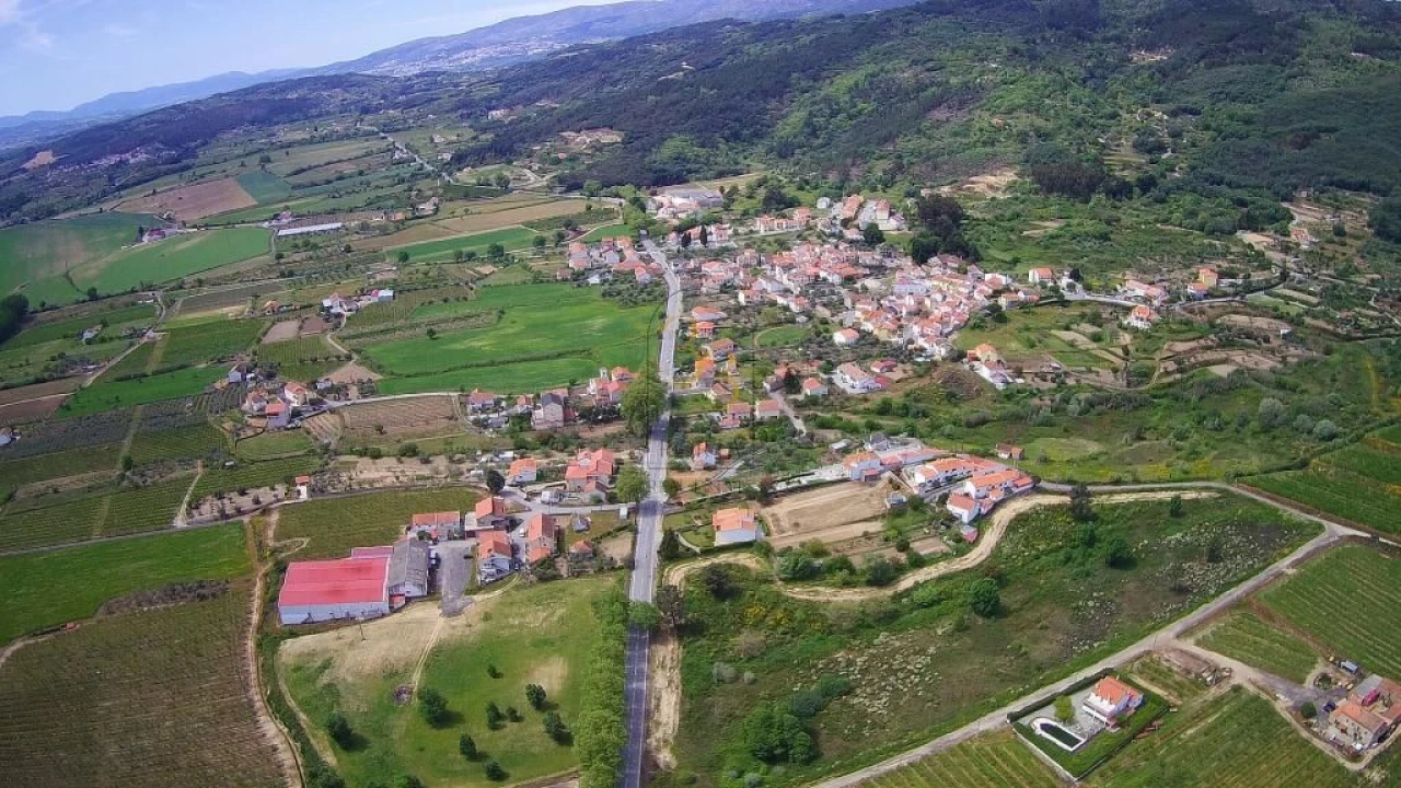 Moradia T3 para Venda em Orjais Foto 4
