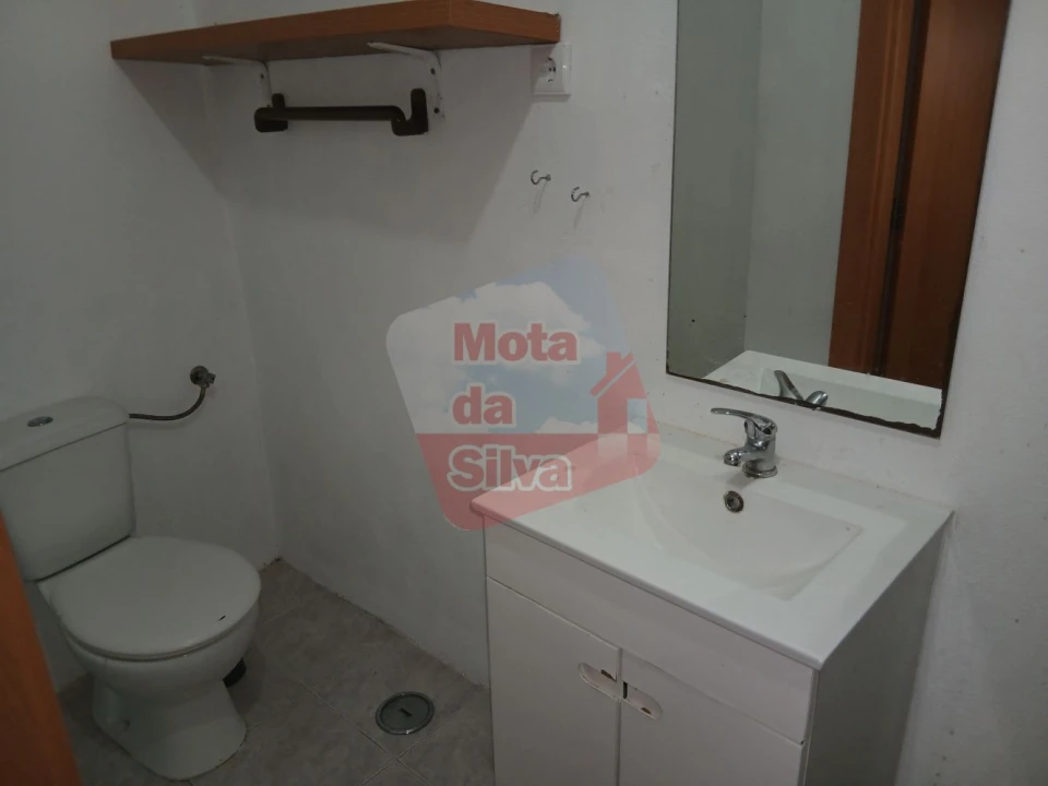 Apartamento T2 para Venda em Sé e São Lourenço Foto 14