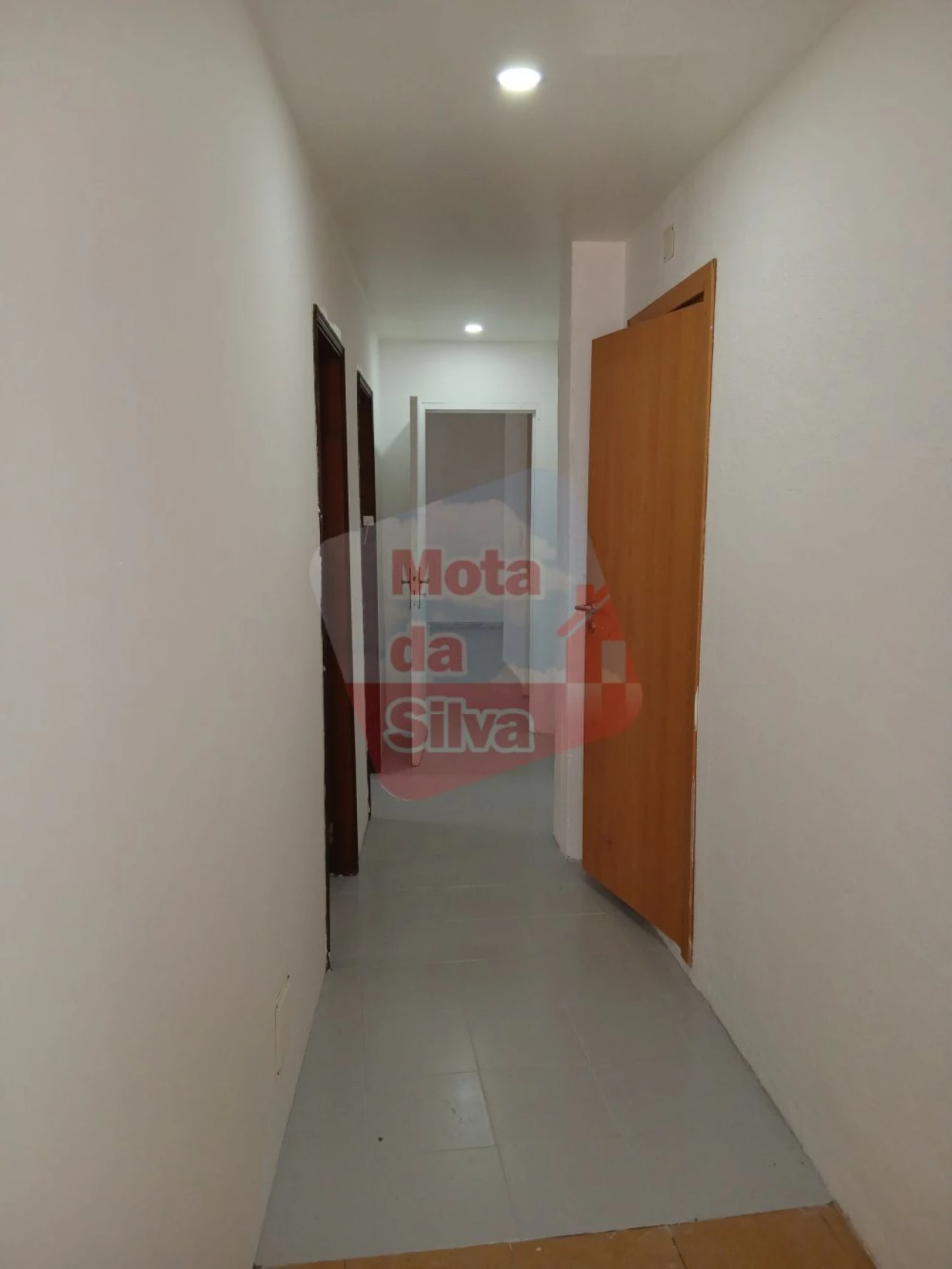 Apartamento T2 para Venda em Sé e São Lourenço Foto 7