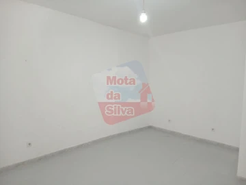 Apartamento T2 para Venda em Sé e São Lourenço