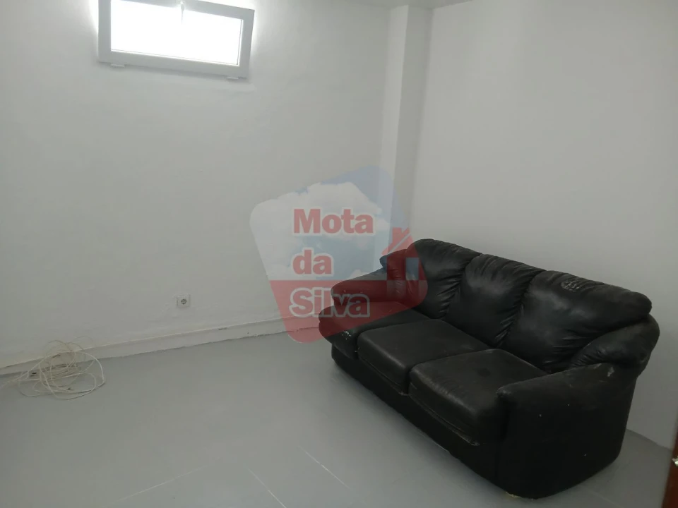Apartamento T2 para Venda em Sé e São Lourenço Foto 9