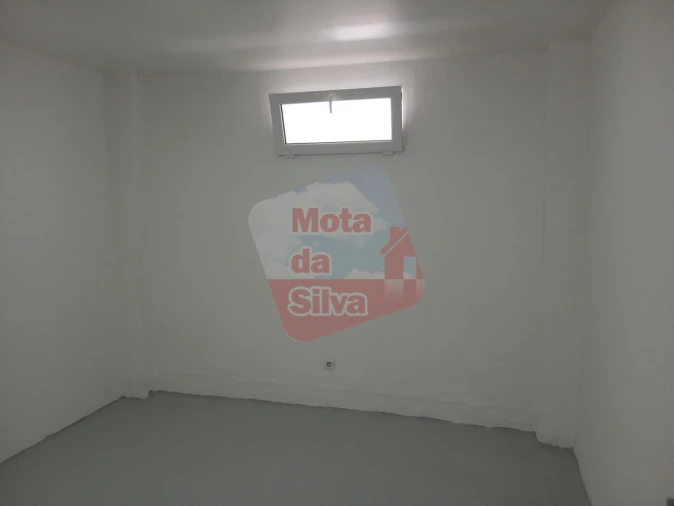 Apartamento T2 para Venda em Sé e São Lourenço Foto 13