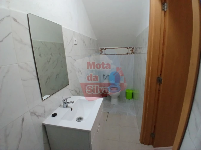 Apartamento T2 para Venda em Sé e São Lourenço Foto 16