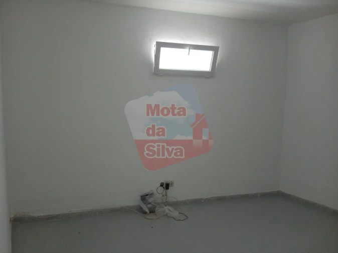 Apartamento T2 para Venda em Sé e São Lourenço Foto 11