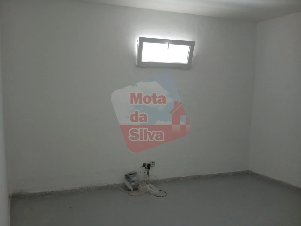 Apartamento T2 para Venda em Sé e São Lourenço Foto 11