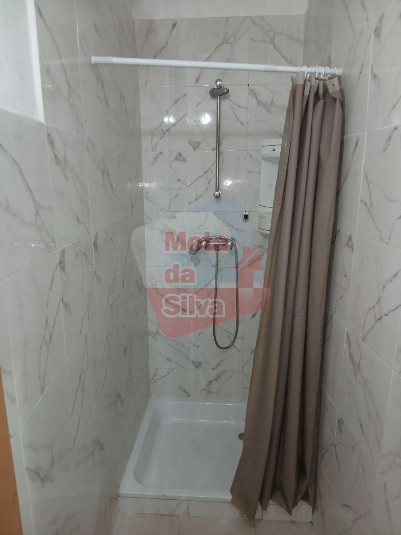 Apartamento T2 para Venda em Sé e São Lourenço Foto 17