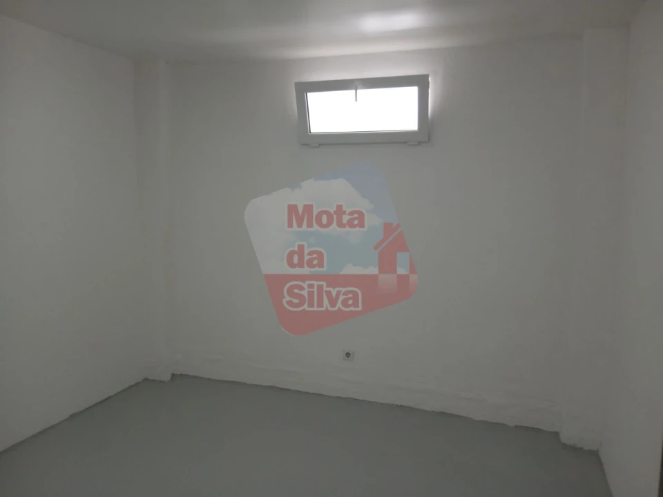 Apartamento T2 para Venda em Sé e São Lourenço Foto 8