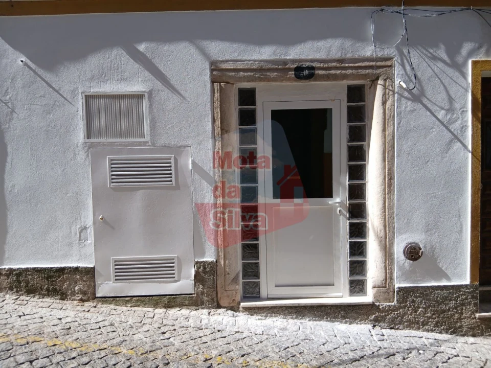 Apartamento T2 para Venda em Sé e São Lourenço Foto 4