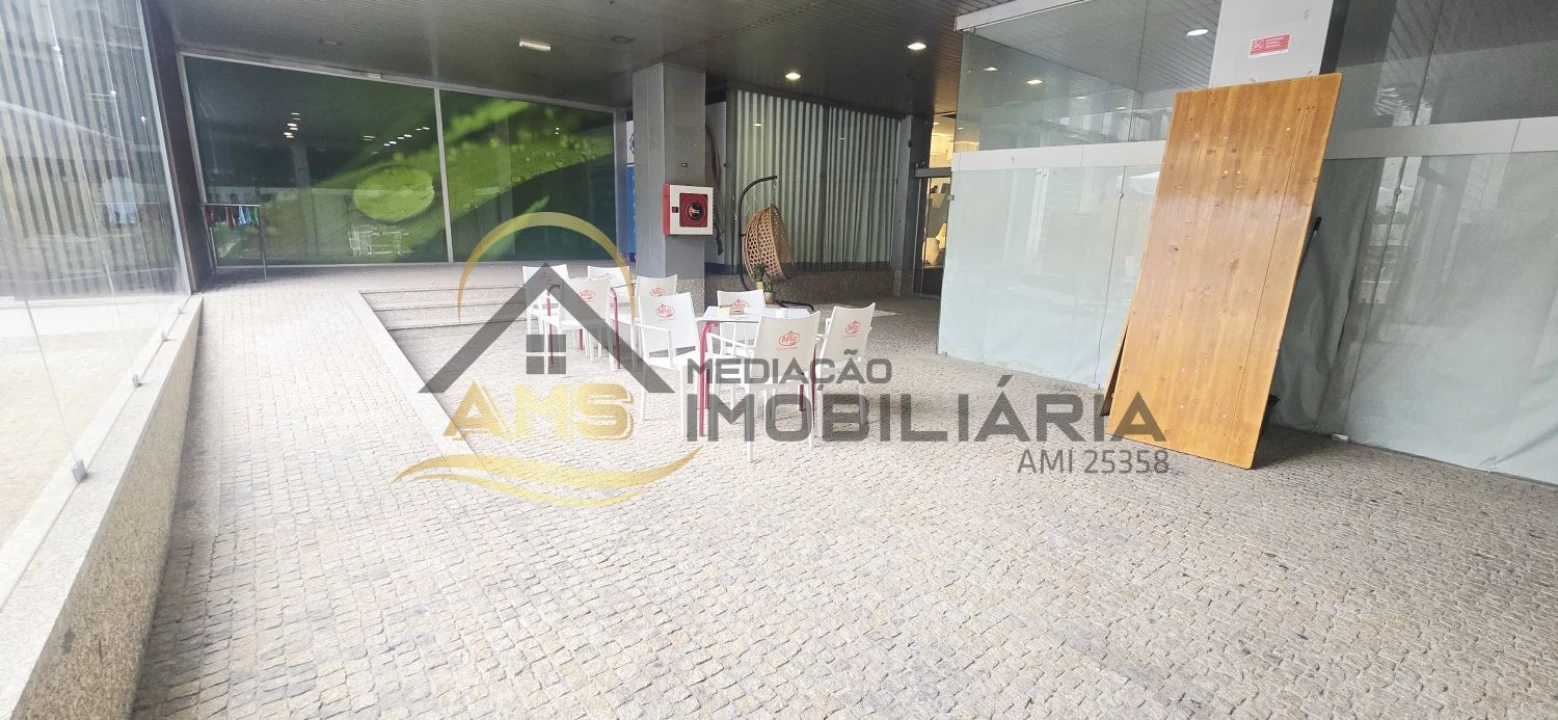Loja para Trespasse em Fafe Foto 9