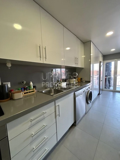 Apartamento T1 para Venda em Pontinha e Famões