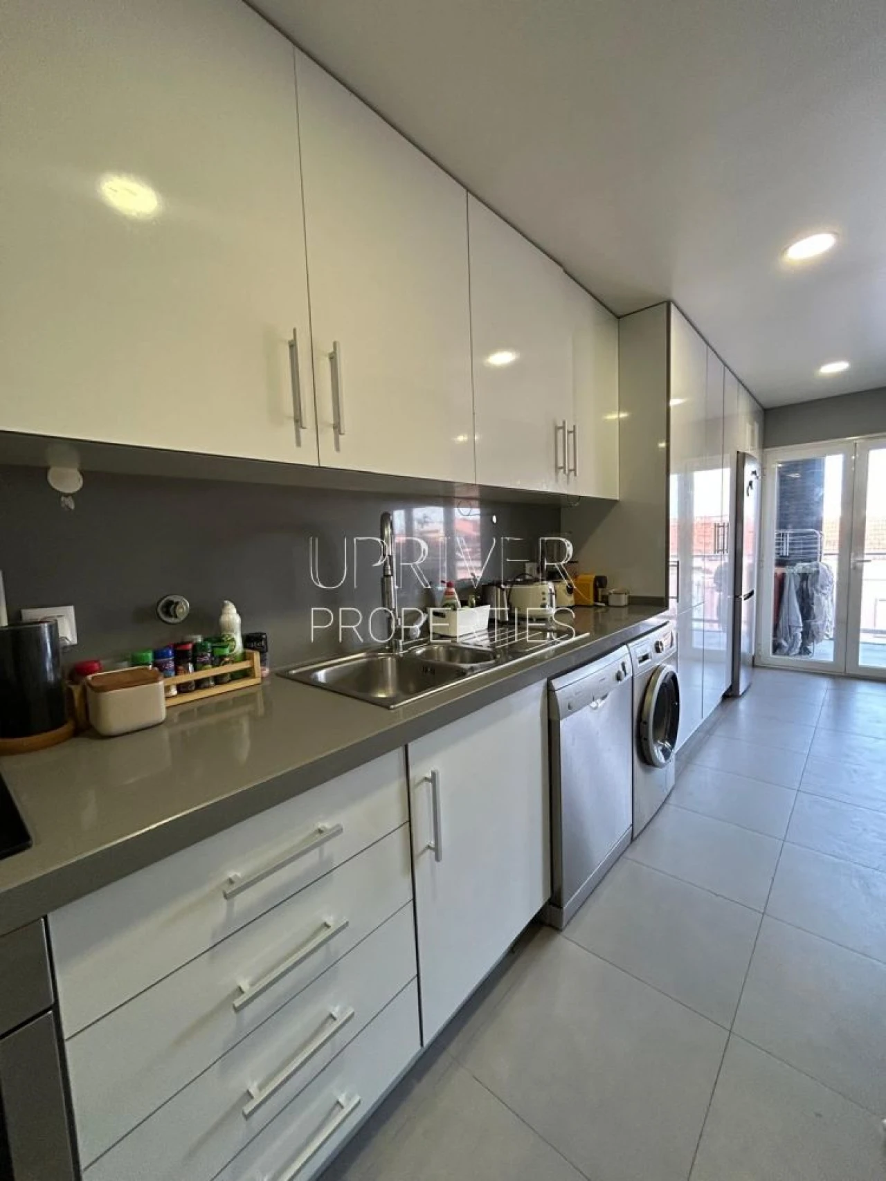 Apartamento T1 para Venda em Pontinha e Famões Foto 9