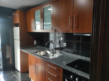 Apartamento T3 para Venda em Lordelo do Ouro e Massarelos