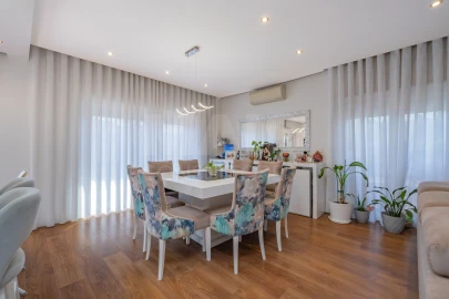 Apartamento T5 para Venda em Alverca do Ribatejo e Sobralinho