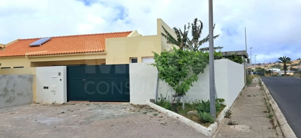 Moradia T3 para Venda em Porto Santo