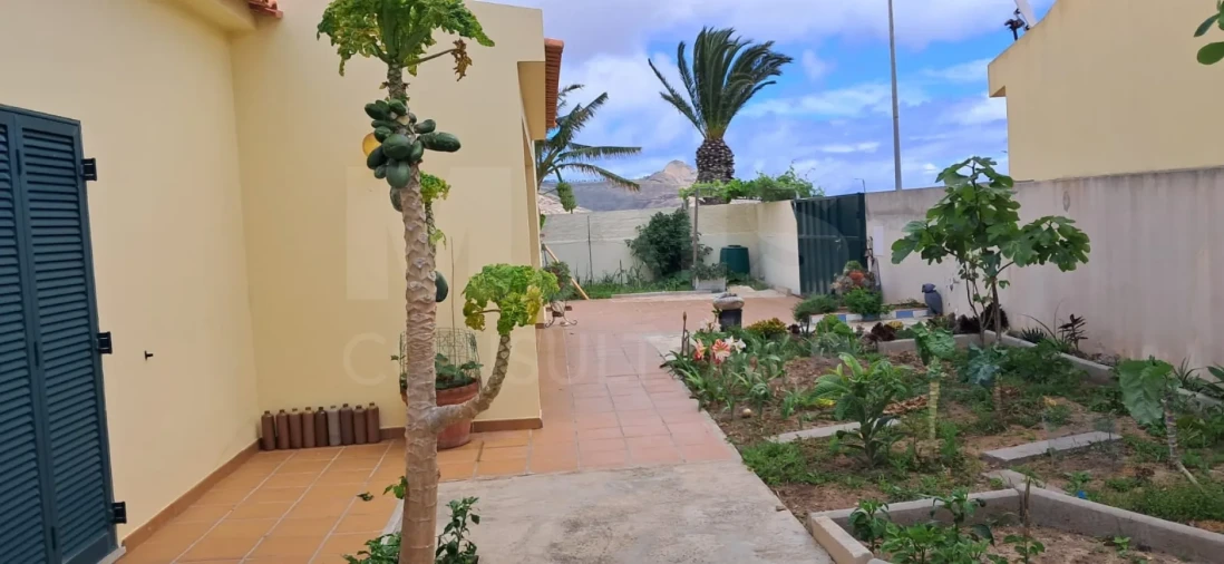 Moradia T3 para Venda em Porto Santo Foto 5