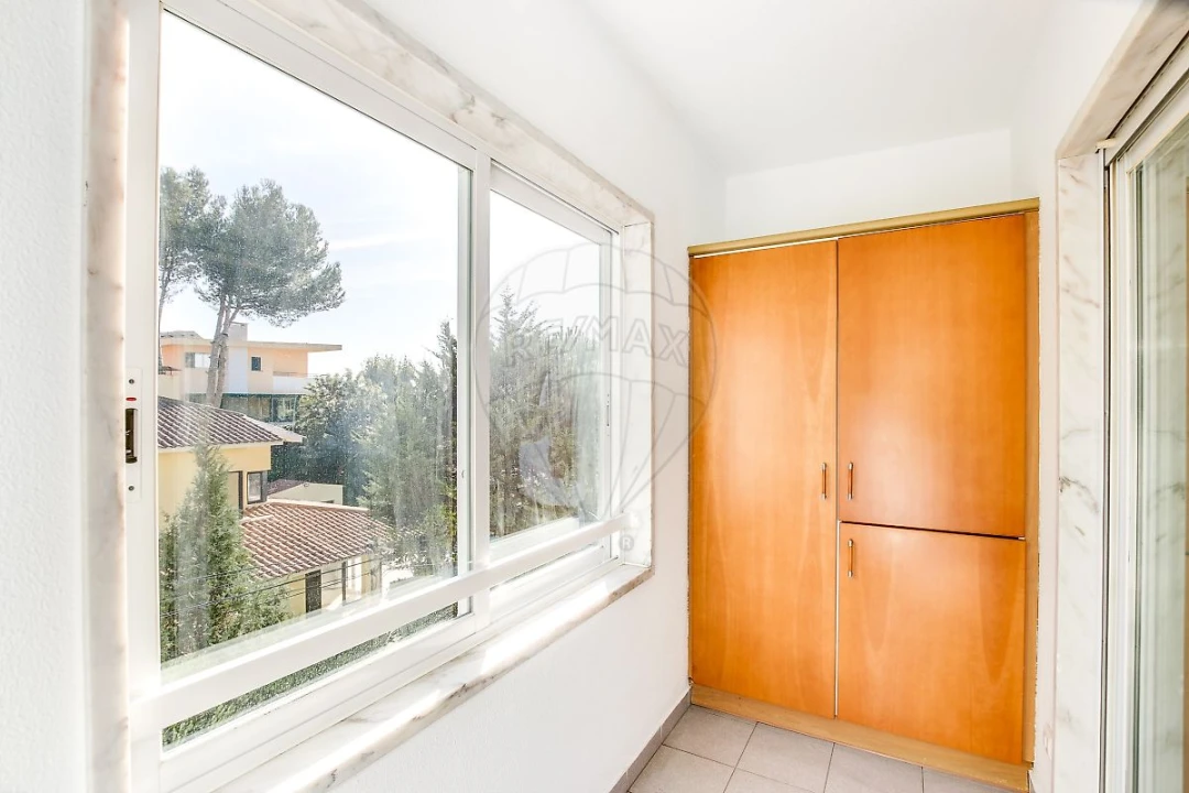 Apartamento T1 para Arrendamento em Carcavelos e Parede Foto 8