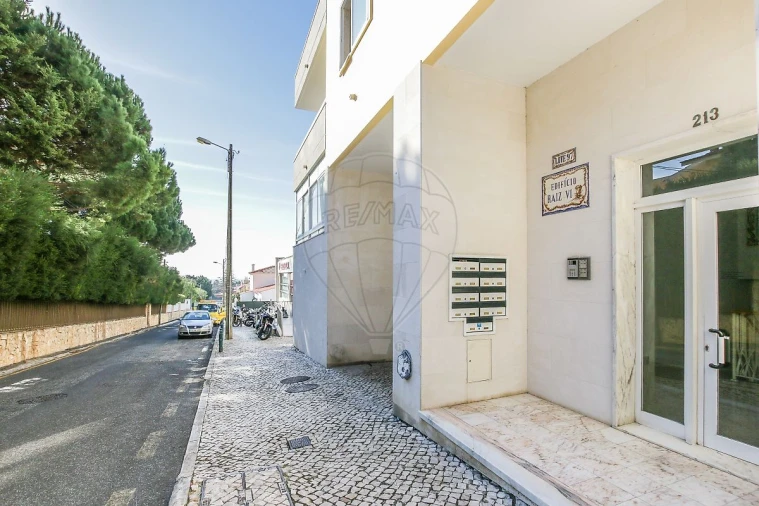 Apartamento T1 para Arrendamento em Carcavelos e Parede Foto 13