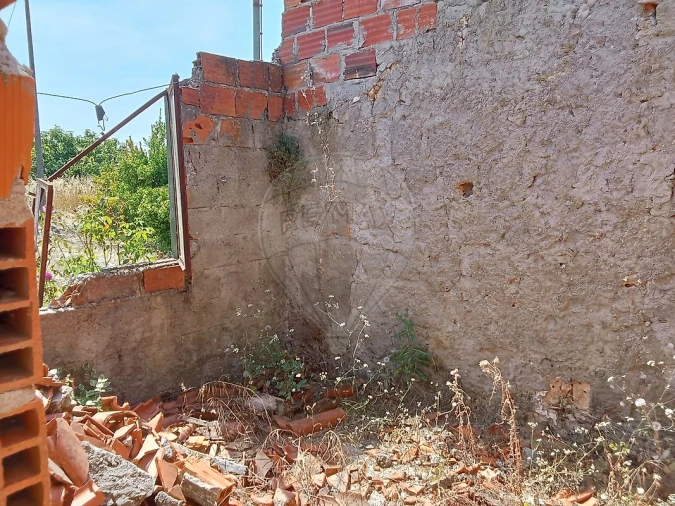 Moradia T2 para Venda em Almoster Foto 4