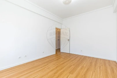 Apartamento T3 para Arrendamento em São Domingos de Benfica
