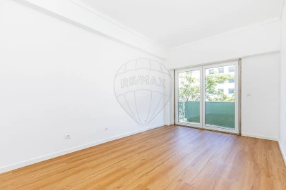 Apartamento T3 para Arrendamento em São Domingos de Benfica