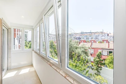 Apartamento T3 para Arrendamento em São Domingos de Benfica