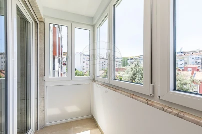 Apartamento T3 para Arrendamento em São Domingos de Benfica