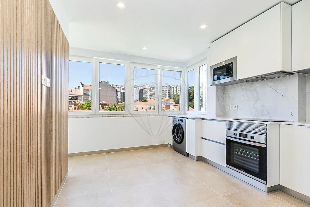 Apartamento T3 para Arrendamento em São Domingos de Benfica Foto 25