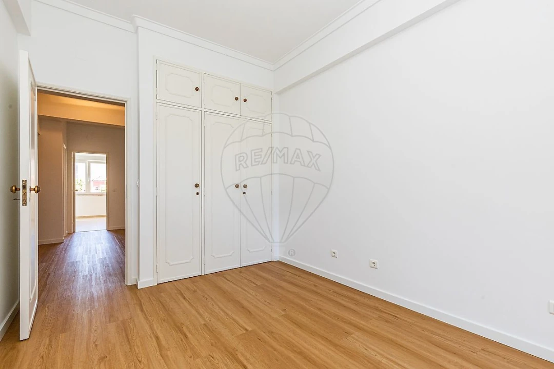 Apartamento T3 para Arrendamento em São Domingos de Benfica Foto 11