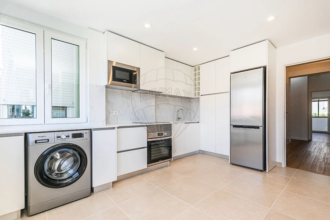 Apartamento T3 para Arrendamento em São Domingos de Benfica Foto 30